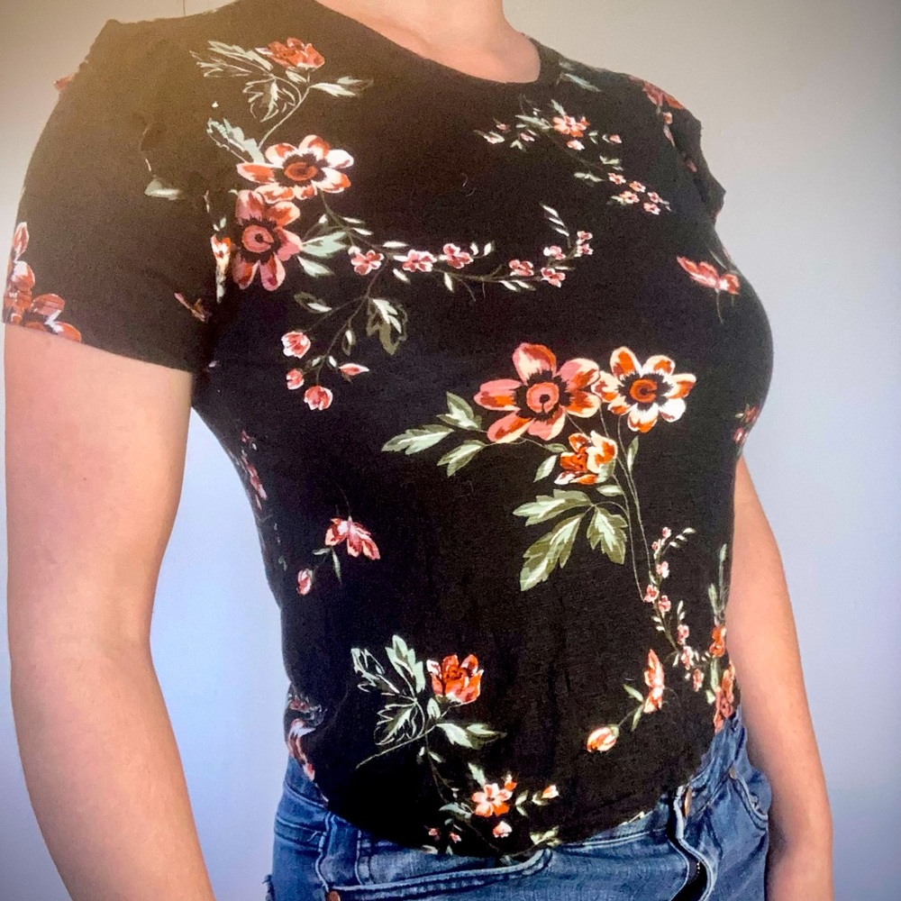 Cute floral tee!